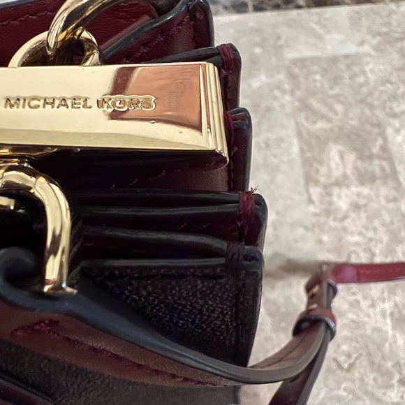 Michael Kors Mercer Accordion Tote Bag - Picture 10 of 11